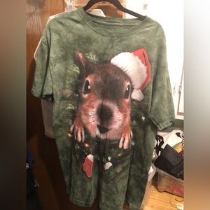 🎄The Mountain Christmas Squirrel Tee- 695 *tee deal $30 or $25 w/offer